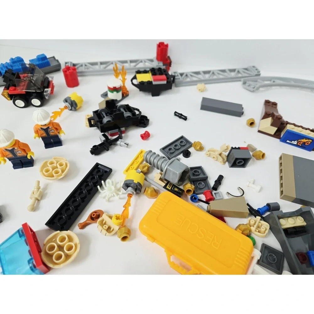 Lego City lot gold mine miners expedition site misc figures‎
